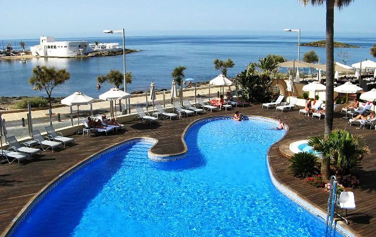 3. Hotel Marina